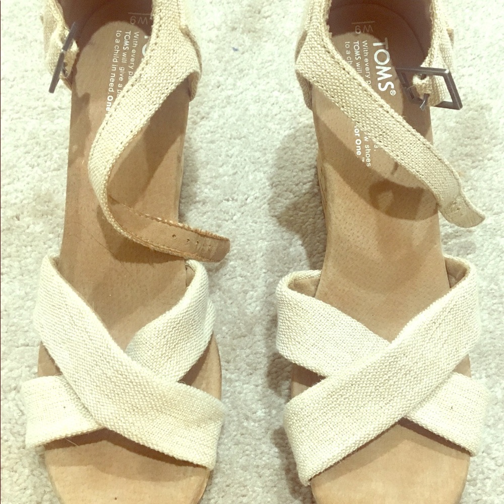 NWOB TOMS Wedge Sandals Sz 9